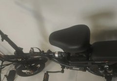 電動車·車主要回老家，剛新買的新款折疊電動車不到半個月，已上