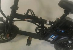 電動車·車主要回老家，剛新買的新款折疊電動車不到半個月，已上